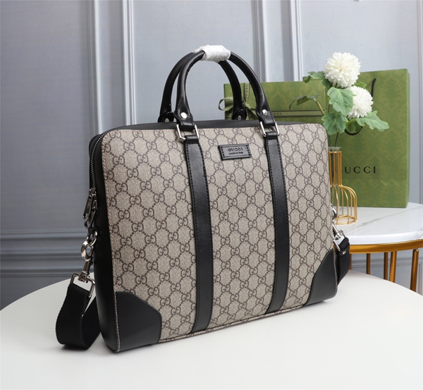 激安グッチバッグコピー背面デザイン